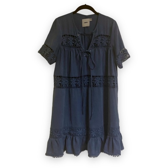 ASOS, EMBROIDERED, BLUE DENIM DRESS. FULL DRESS WITH SHORT SLEEVES. SIZE 10. - Picture 1 of 7